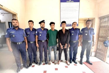 অটোরিকশার লোভে হত্যা করা হয় চালককে, গ্রেফতার ২
