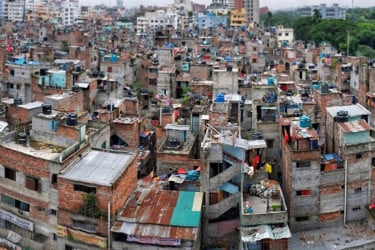 প্রকাশ্যে ডেকে বিক্রি হয় মাদক