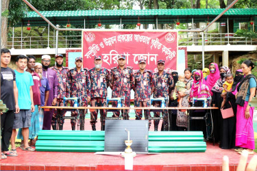 রাঙামাটির ছোট হরিণায় দরিদ্র জনগোষ্ঠীর মাঝে বিজিবির সহায়তা
