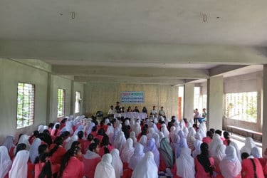 নারী ও শিশু নির্যাতন প্রতিরোধে হাকিমপুরে বসুন্ধরা শুভসংঘের সচেতনতামূলক সভা