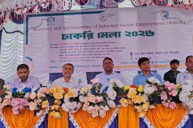 জয়পুরহাটে ব্যতিক্রমী চাকরি মেলা