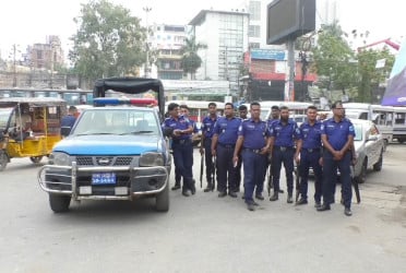 নারায়ণগঞ্জে যৌথবাহিনীর টহল, গ্রেফতার ১৭
