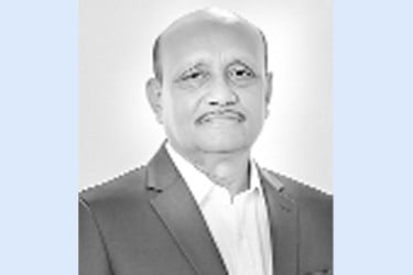 প্রবীণদের একাকিত্ব : সভ্যতার নীরব সংকট