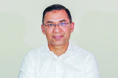 দয়া করে প্রধানমন্ত্রীকে বিব্রত করবেন না