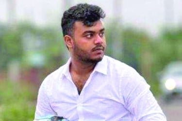 অস্ট্রেলিয়া যাওয়া হলো না শিক্ষার্থী শাওনের