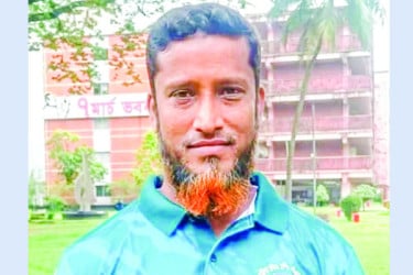 ঢাবিতে কাঁঠাল পাড়তে গিয়ে প্রাণ গেল মালীর