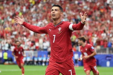 টানা ১০ ম্যাচের গোলখরা কাটিয়ে বিশ্বমঞ্চেই রাজকীয় প্রত্যাবর্তন রোনালদোর