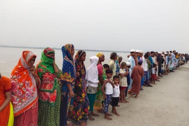 বাঁধ রক্ষার দাবিতে মানববন্ধন, তিস্তা মহাপরিকল্পনা বাস্তবায়নের দাবি