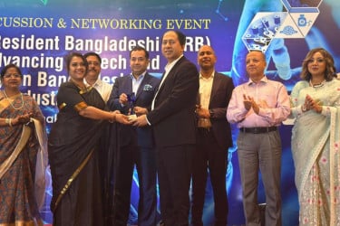 ‘গ্লোবাল হেলথ অ্যাওয়ার্ড ২০২৬’ পেলেন ডা. আশীষ কুমার চক্রবর্তী