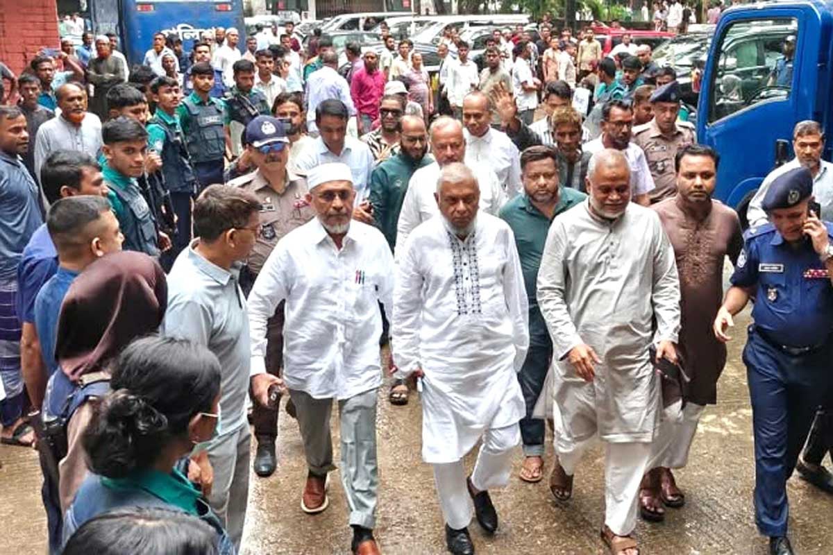 সুরঞ্জিত হত্যাচেষ্টা মামলা : আরিফ, গৌছ ও বাবর খালাস