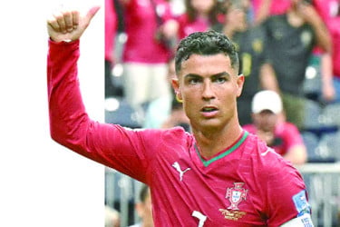 রাজাসনে ফিরলেন সমালোচকদের জবাব দিয়ে