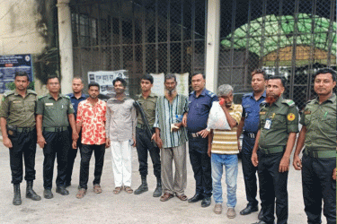 কেরানীগঞ্জে বিআরটিএ অফিসে অভিযান, চার দালালের কারাদণ্ড