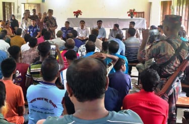 সীমান্তে পুশইন ঠেকাতে সচেতনতামূলক বৈঠক