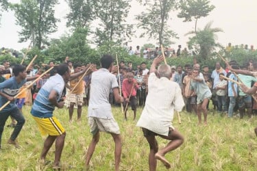 নওগাঁর নিয়ামতপুরে ঐতিহ্যবাহী লাঠিখেলা অনুষ্ঠিত