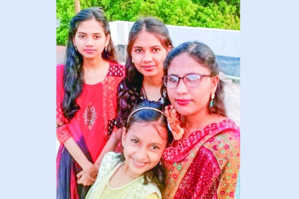 দিনদুপুরে চার খুন