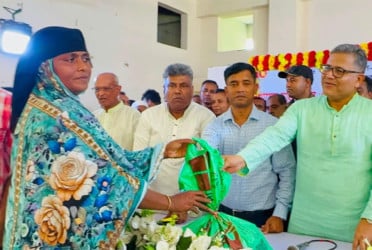 ভাঙ্গায় কৃষকদের মাঝে বীজ ও সার বিতরণ