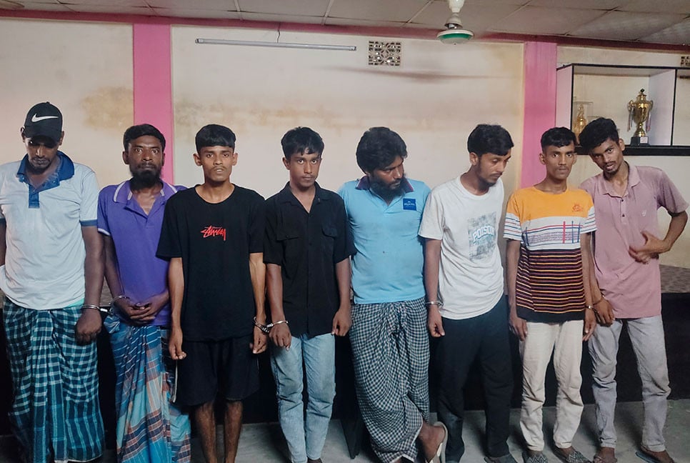 সিরাজগঞ্জে মাদক সেবনের দায়ে ৮ জনের কারাদণ্ড