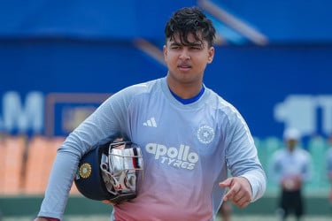 অভিষেক হলো না, শচিনের ৩৬ বছরের রেকর্ড ভাঙার অপেক্ষায় সূর্যবংশী