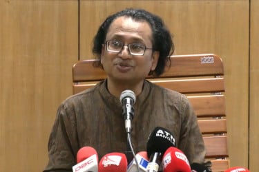 নিজ দেশের স্বার্থ অক্ষুণ্ন রেখে সবার সঙ্গে কাজ করবে বাংলাদেশ: তথ্য উপদেষ্টা