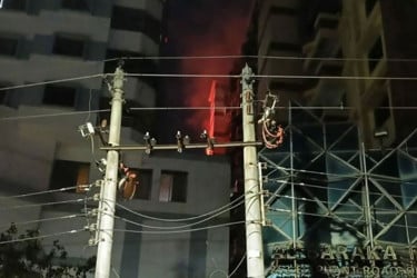 কাঁটাবনে বহুতল ভবনে আগুনে ২ জনের মৃত্যু