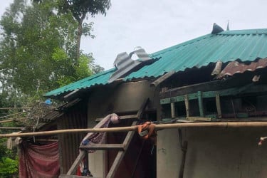 টিনের চাল কেটে ঘরে ঢুকে প্রবাসীর স্ত্রীকে হত্যা