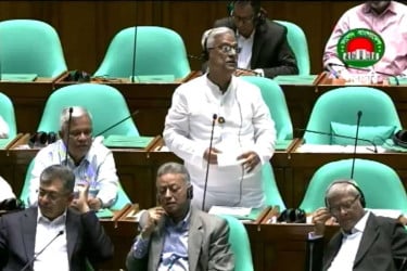 অতীত থেকে শিক্ষা নিয়ে সবাইকে মিলেমিশে দেশ গড়তে হবে: জয়নুল আবদিন
