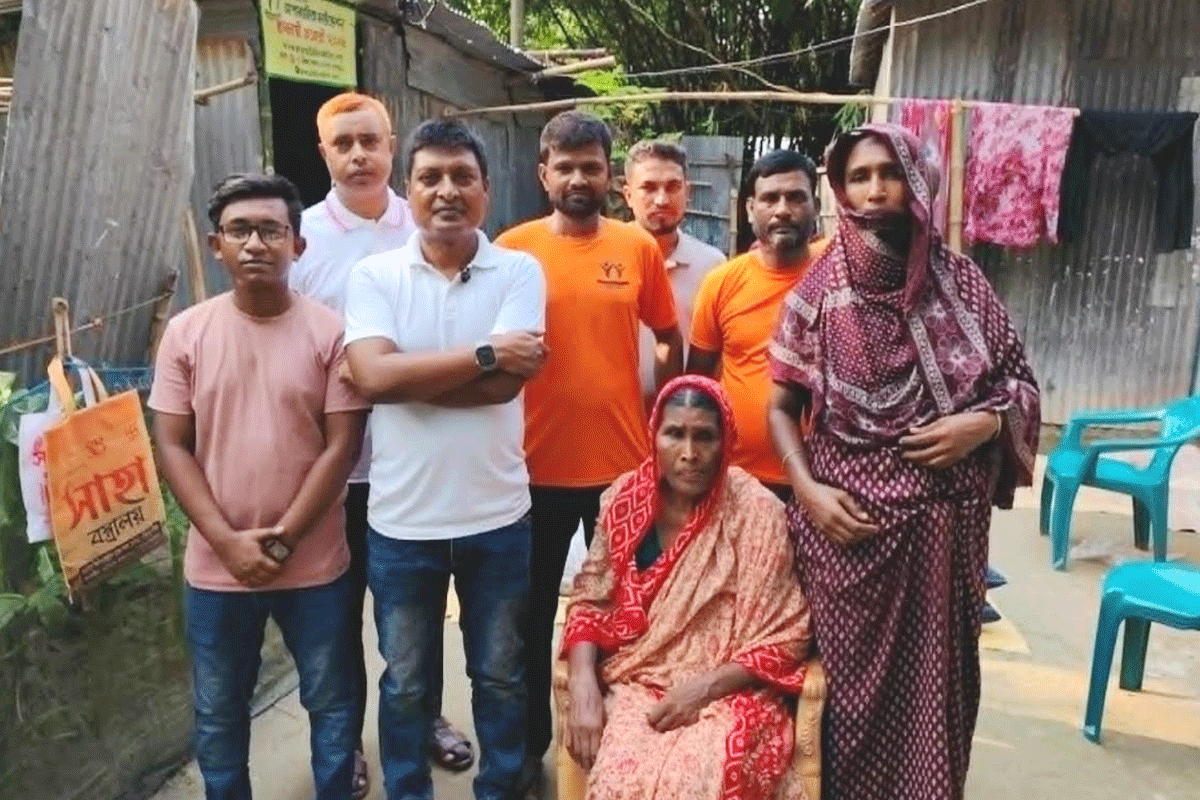 গোবিন্দগঞ্জে অন্ধ বিধবার দায়িত্ব নিল অপরাজিতা ফাউন্ডেশন