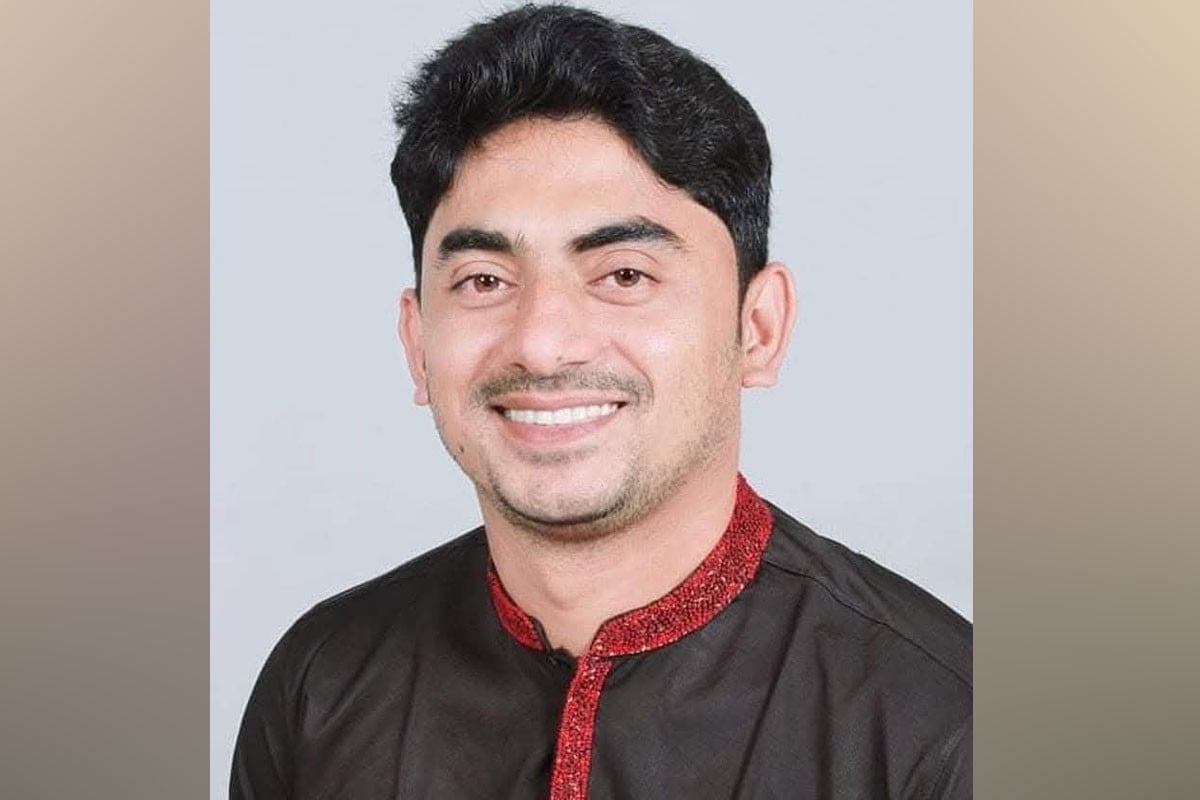 দেশে ফিরেই গ্রেপ্তার সাবেক পৌর কমিশনার