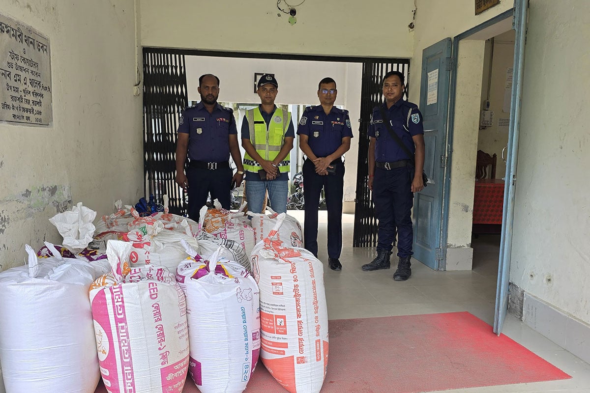 ভূরুঙ্গামারীতে ৯১৮ কেজি ভারতীয় বাসমতি চাল জব্দ