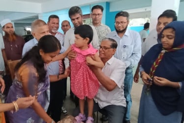 মানিকগঞ্জে জাতীয় ভিটামিন 'এ' প্লাস ক্যাম্পেইন উদ্বোধন
