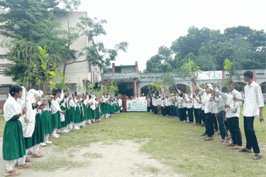 বসুন্ধরা টিস্যু ও শুভসংঘের উদ্যোগে নোয়াখালীতে গাছের চারা বিতরণ