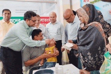 চাঁপাইনবাবগঞ্জে জাতীয় ভিটামিন ‘এ’ প্লাস ক্যাম্পেইন উদ্বোধন