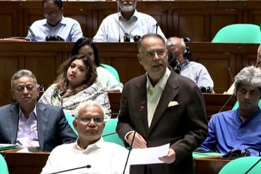 ২০৩০ সালের মধ্যে ১০ হাজার মেগাওয়াট সৌর বিদ্যুৎ উৎপাদনের ঘোষণা