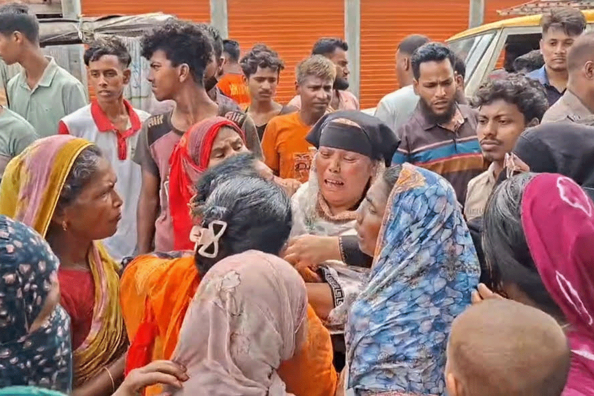 ময়লার স্তূপে মিলল যুবকের মরদেহ, এক পা ভাঙা; শরীরে একাধিক আঘাতের চিহ্ন