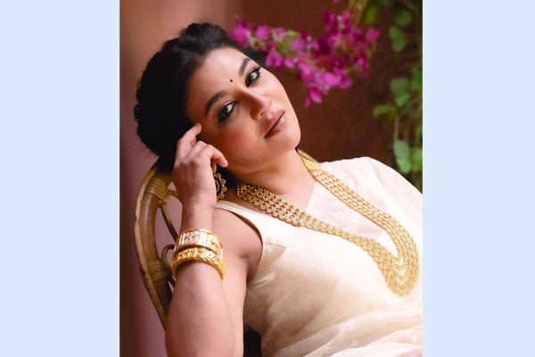 জয়ার জীবন...