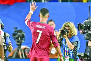 রোনালদোয় সমস্যা দেখেন না কোচ