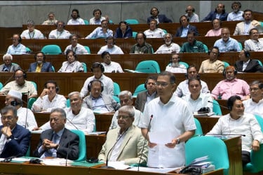 করমুক্ত আয়সীমা ৪ লাখ টাকা করতে বললেন প্রধানমন্ত্রী