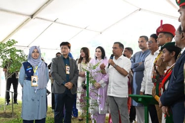 নিমগাছ নিয়ে শিশুদের গল্প শোনালেন প্রধানমন্ত্রী