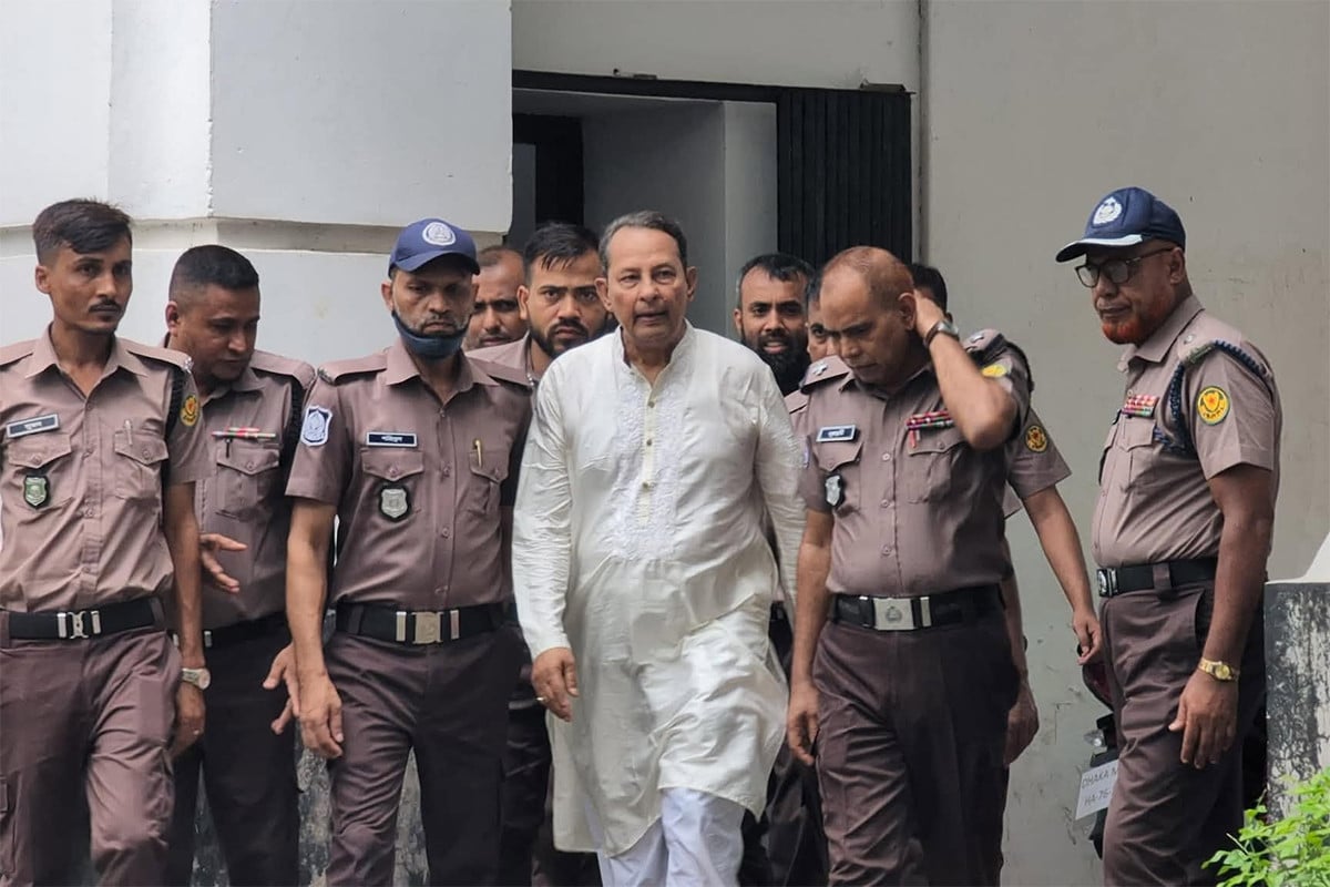 ট্রাইব্যুনালে আনা হয়েছে হাসানুল হক ইনুকে