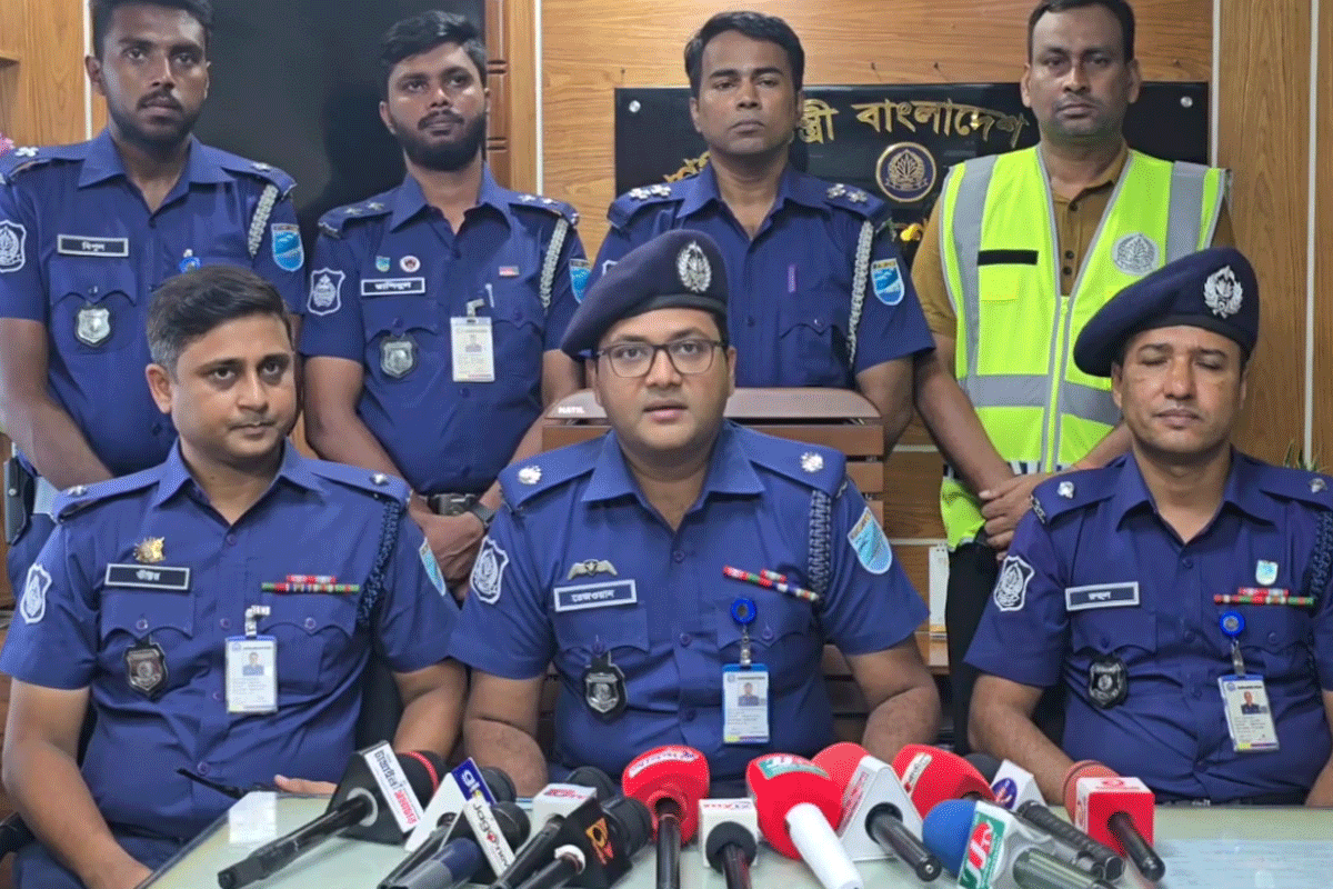 টাঙ্গাইলে নাজমা হত্যা: দুজন গ্রেফতার, স্বর্ণালংকার ও টাকা উদ্ধার