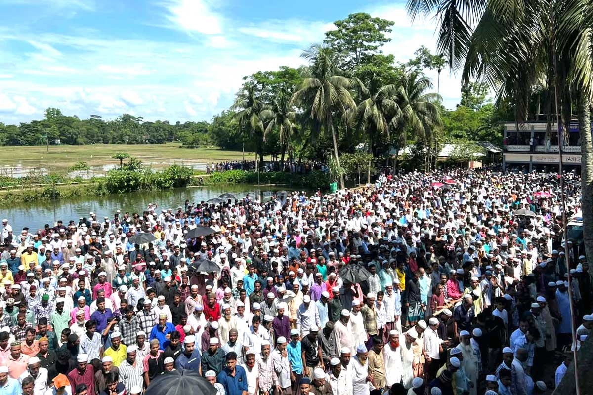 সিলেটে অশ্রুজলে পাঁচ প্রবাসীকে চিরবিদায়