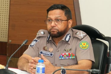 ব্যাটারিচালিত রিকশা উচ্ছেদ ডিএমপির একার পক্ষে সম্ভব নয়: কমিশনার