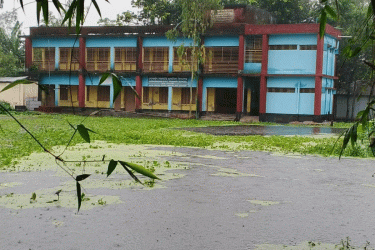 পানি কমলেও কাটেনি তিস্তাপাড়ের মানুষের দুর্ভোগ
