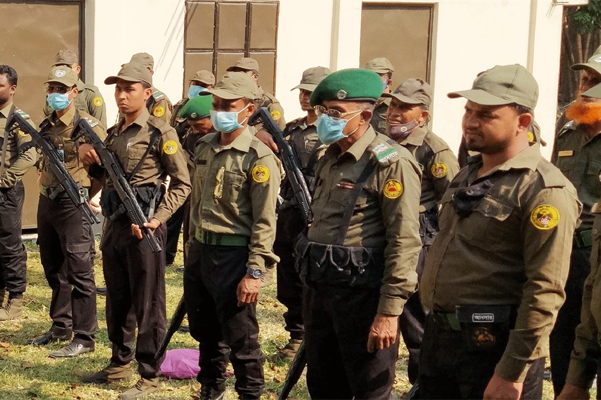 আজ থেকে ৫০০ উপজেলা স্বাস্থ্য কমপ্লেক্সে ৫ হাজার আনসার সদস্য মোতায়েন