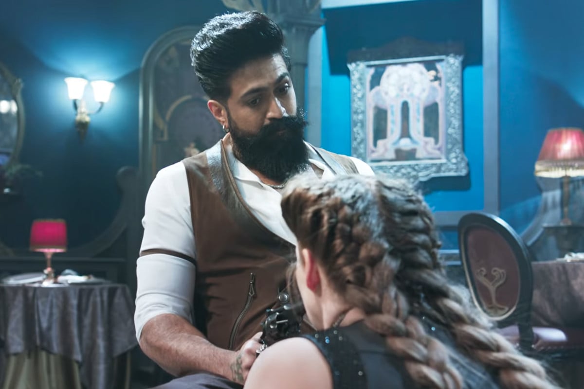 ‘টক্সিক’ সিনেমার নতুন টিজারকে দশকের সবচেয়ে ‘অশালীন’ আখ্যা