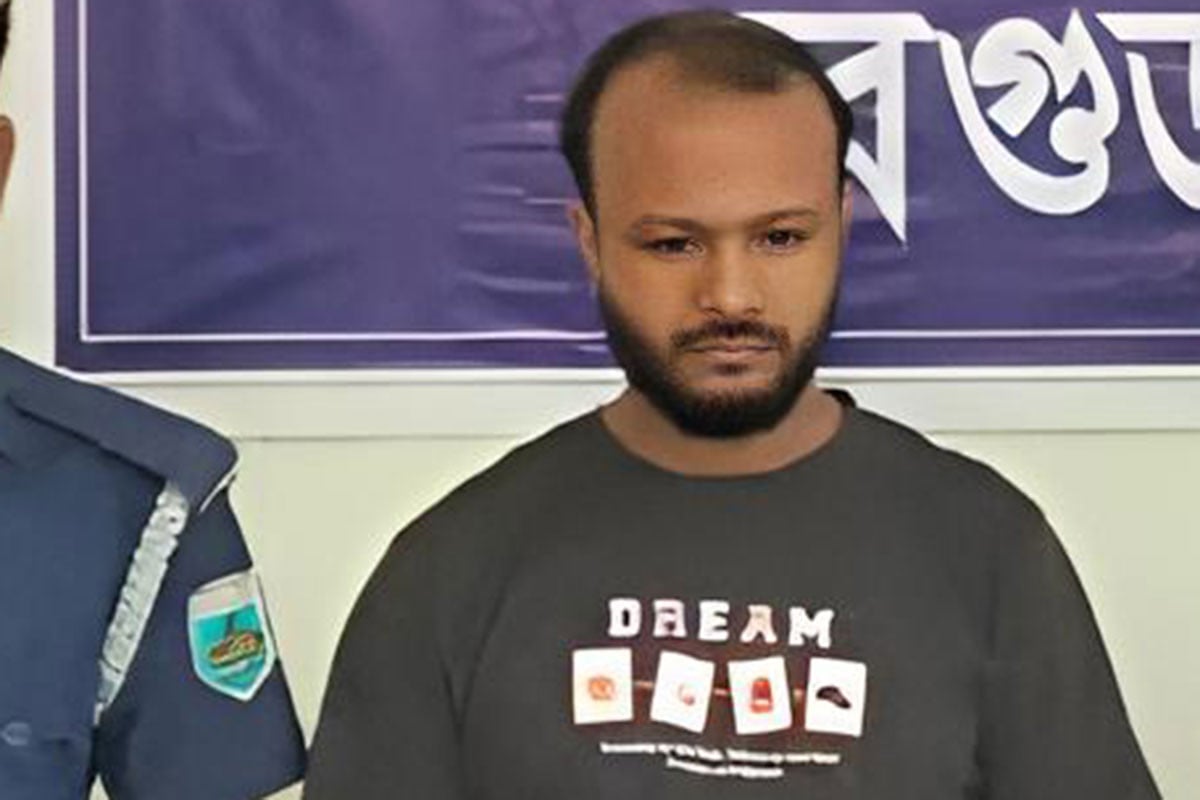ছাত্রীকে একান্তে দেখা করতে বলার অভিযোগে মাদরাসা শিক্ষক কারাগারে