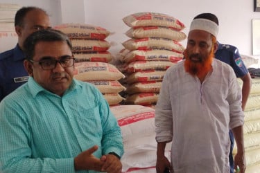চুয়াডাঙ্গায় অবৈধভাবে গবাদিপশুর খাবার তৈরির দায়ে জরিমানা