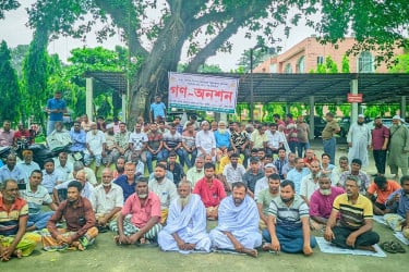হিমাগার ভাড়া কমানোর দাবিতে গণঅনশন