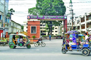 তাঁতিপাড়ায় তাঁত নেই