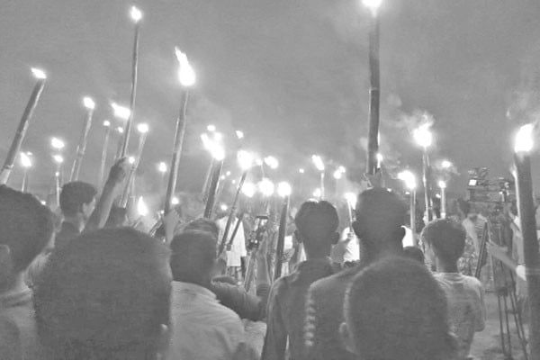 তিস্তাপারে আলোর মিছিল